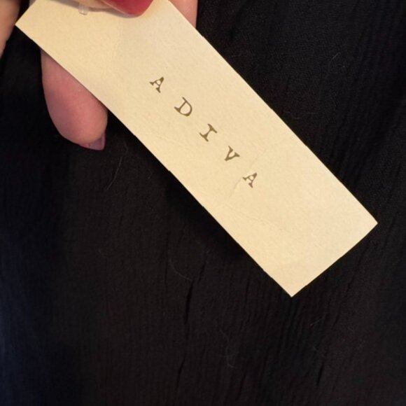 NWT GORGEOUS BLACK TOP w/LACE DETAIL  XSMALL     #D - Picture 9 of 10